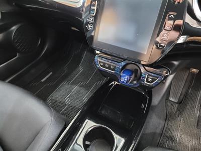 2017 Toyota Prius - Thumbnail