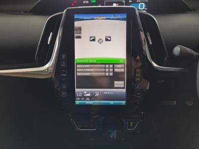 2017 Toyota Prius - Thumbnail