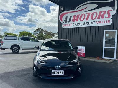 2016 Toyota Prius - Thumbnail