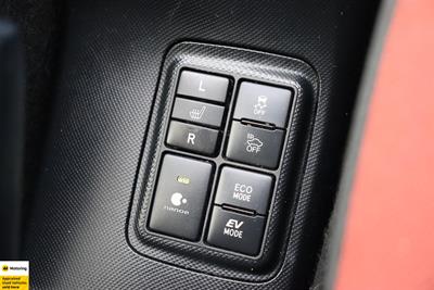 2016 Toyota Aqua - Thumbnail