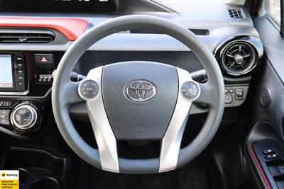 2016 Toyota Aqua - Thumbnail