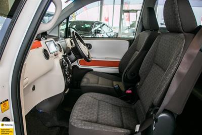 2012 Toyota Spade - Thumbnail