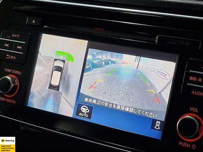 2018 Nissan Leaf - Thumbnail