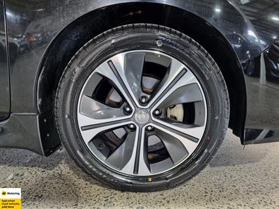 2018 Nissan Leaf - Thumbnail