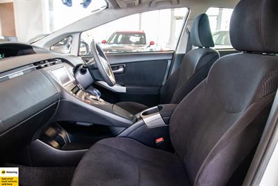 2013 Toyota Prius - Thumbnail
