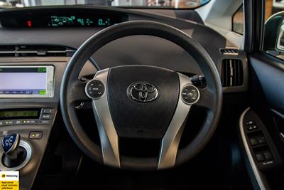 2013 Toyota Prius - Thumbnail