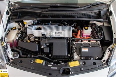 2013 Toyota Prius - Thumbnail