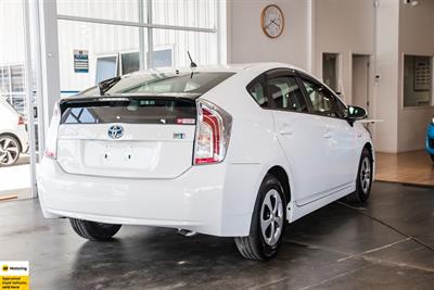 2013 Toyota Prius - Thumbnail