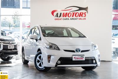 2013 Toyota Prius - Thumbnail