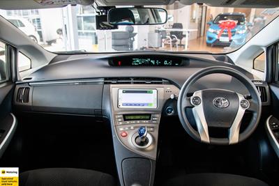 2013 Toyota Prius - Thumbnail