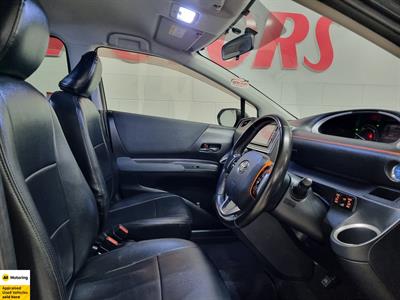 2017 Toyota Sienta - Thumbnail