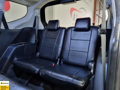 2017 Toyota Sienta - Thumbnail