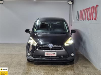 2017 Toyota Sienta - Thumbnail
