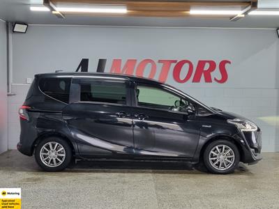 2017 Toyota Sienta - Thumbnail