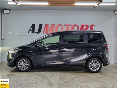 2017 Toyota Sienta - Thumbnail