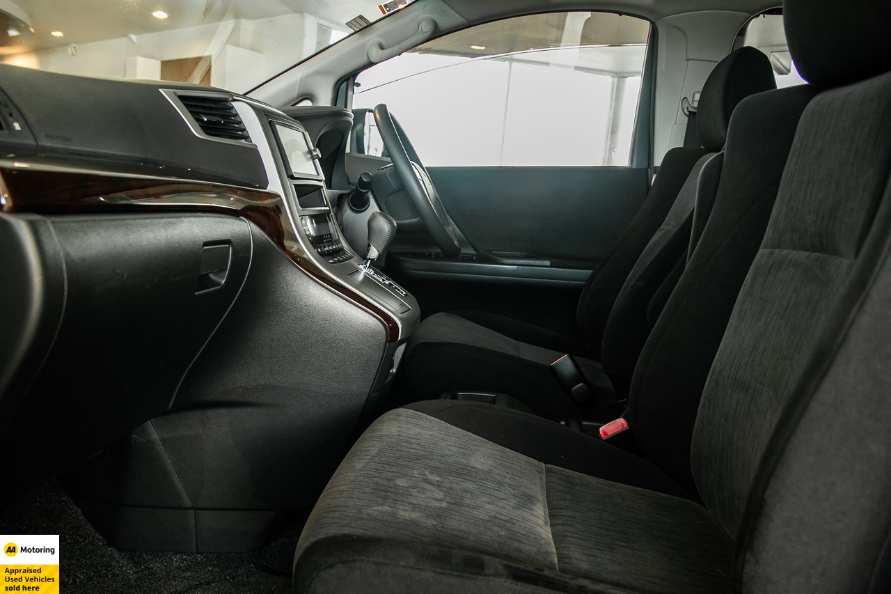2013 Toyota Vellfire