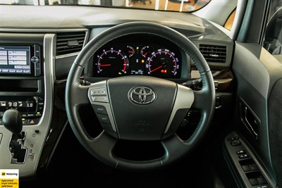 2013 Toyota Vellfire - Thumbnail