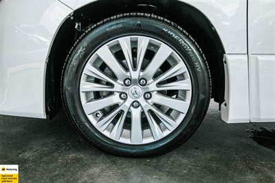 2013 Toyota Vellfire - Thumbnail