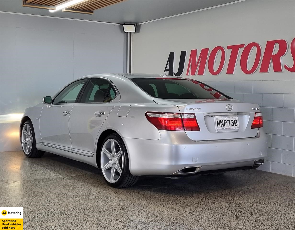 2007 Lexus LS 460