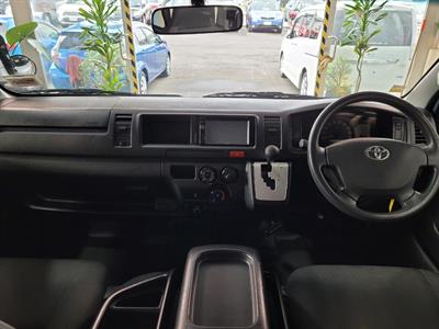 2015 Toyota Hiace - Thumbnail