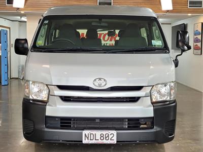 2015 Toyota Hiace - Thumbnail