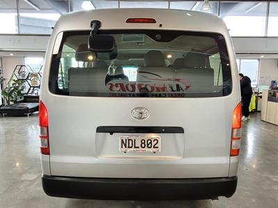 2015 Toyota Hiace - Thumbnail