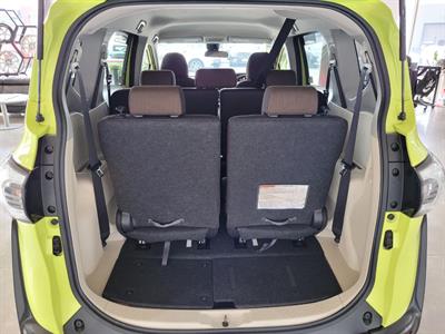 2015 Toyota Sienta - Thumbnail