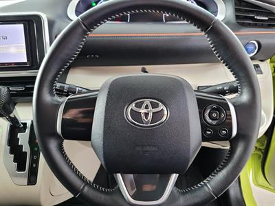 2015 Toyota Sienta - Thumbnail