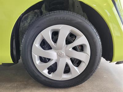 2015 Toyota Sienta - Thumbnail