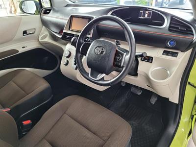2015 Toyota Sienta - Thumbnail