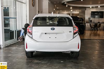 2019 Toyota Aqua - Thumbnail