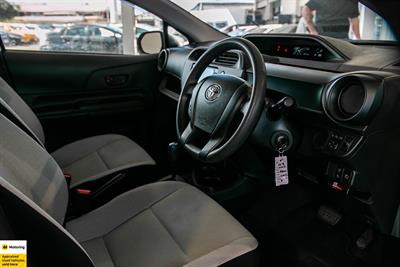 2019 Toyota Aqua - Thumbnail