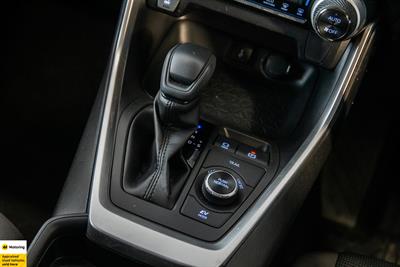 2021 Toyota RAV4 - Thumbnail