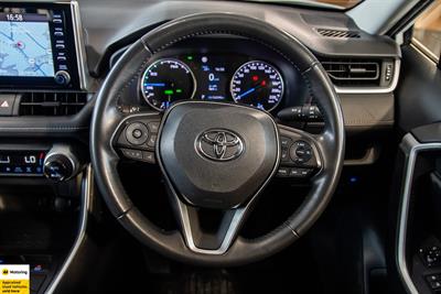 2021 Toyota RAV4 - Thumbnail