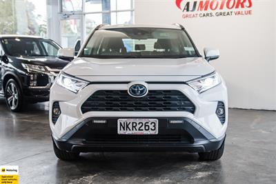 2021 Toyota RAV4 - Thumbnail