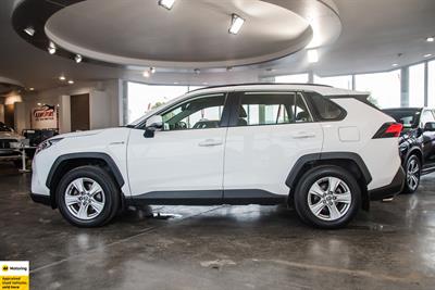 2021 Toyota RAV4 - Thumbnail