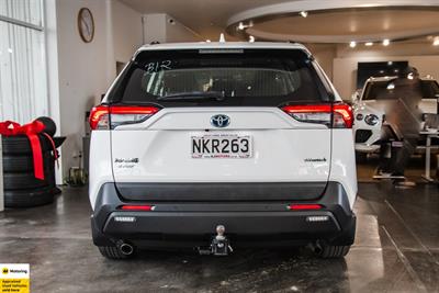 2021 Toyota RAV4 - Thumbnail