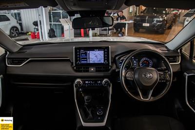 2021 Toyota RAV4 - Thumbnail