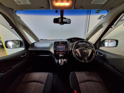 2014 Nissan Serena - Thumbnail