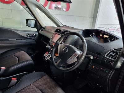 2014 Nissan Serena - Thumbnail