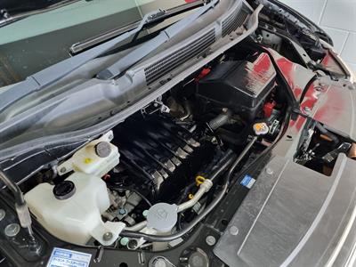 2014 Nissan Serena - Thumbnail