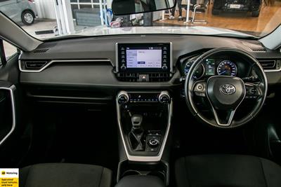 2021 Toyota RAV4 - Thumbnail