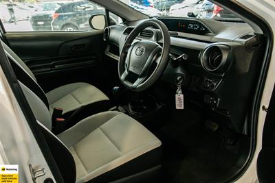 2020 Toyota Aqua - Thumbnail