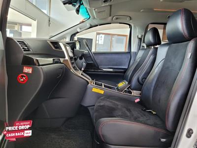 2013 Toyota Vellfire - Thumbnail