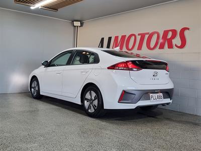 2022 Hyundai IONIQ - Thumbnail