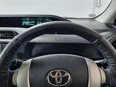 2013 Toyota Aqua - Thumbnail
