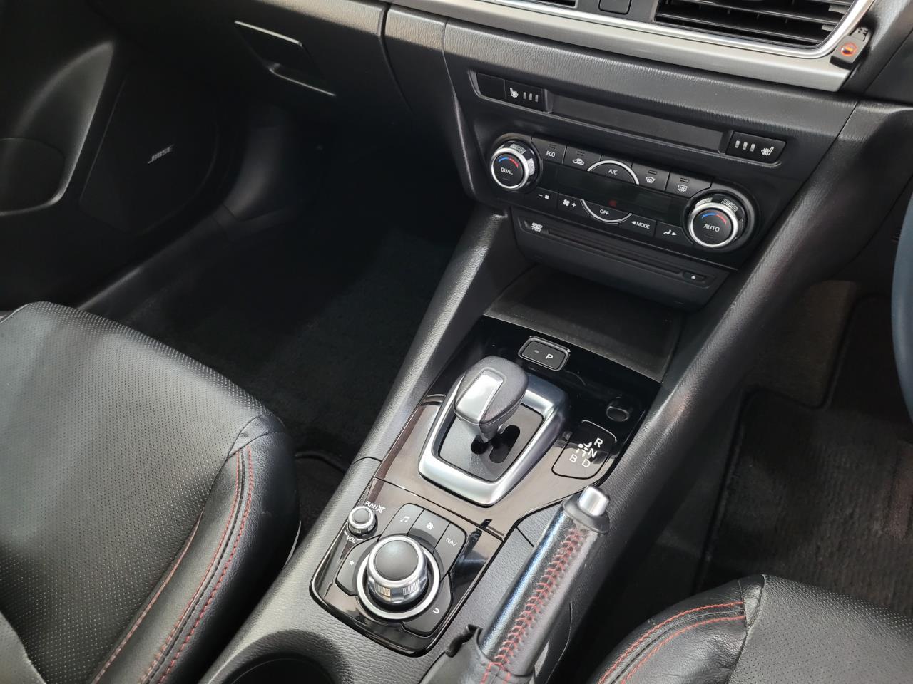 2014 Mazda Axela