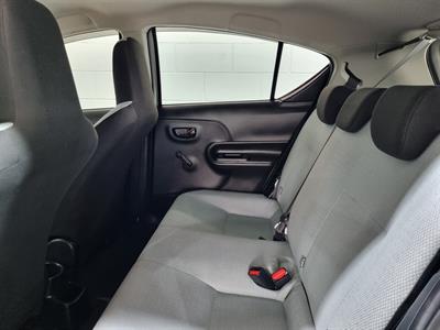 2018 Toyota Aqua - Thumbnail