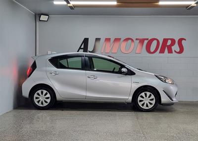 2018 Toyota Aqua - Thumbnail