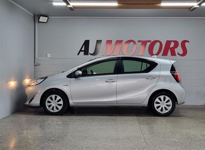 2018 Toyota Aqua - Thumbnail